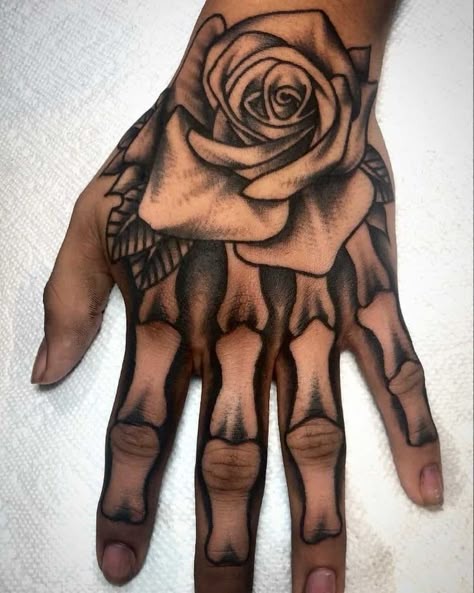 Bone Hand Tattoo, Tattoo Main, Herren Hand Tattoos, Small Wave Tattoo, Skull Hand Tattoo, Rose Hand Tattoo, Tattoos Butterfly, Saved Tattoo, Tattoos Cute