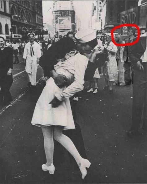 And the 9th Doctor in the background of this iconic photo: | Indisputable Proof That Doctor Who Is Based On Actual Events-SERIOUSLY CLICK THE LINK Time Lords, Caitlin Blackwood, Ninth Doctor, Alfred Eisenstaedt, Fan Theories, Wibbly Wobbly Timey Wimey Stuff, Foto Vintage, Timey Wimey Stuff, Iconic Photos