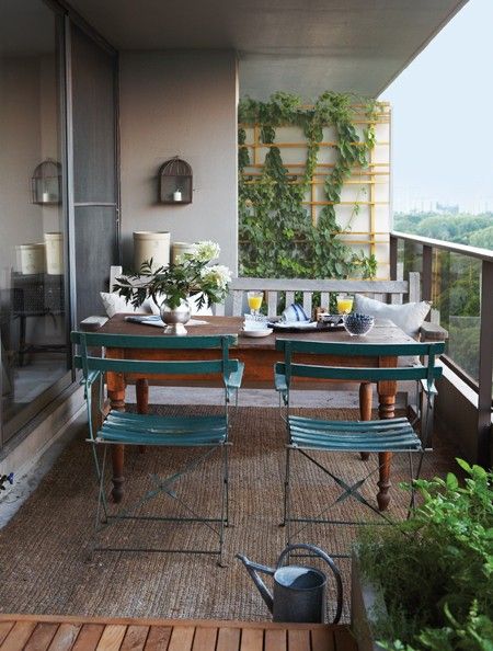 Photo Gallery: Beautiful Balcony Decorating | House & Home Ahhhh - there can be space for a dinner party on a small balcony Balcony Dining, Design Per Patio, Balkon Decor, Eclectic Dining, Rustic Patio, Home Balcony, Summer Patio, Porch And Balcony, Outdoor Balcony