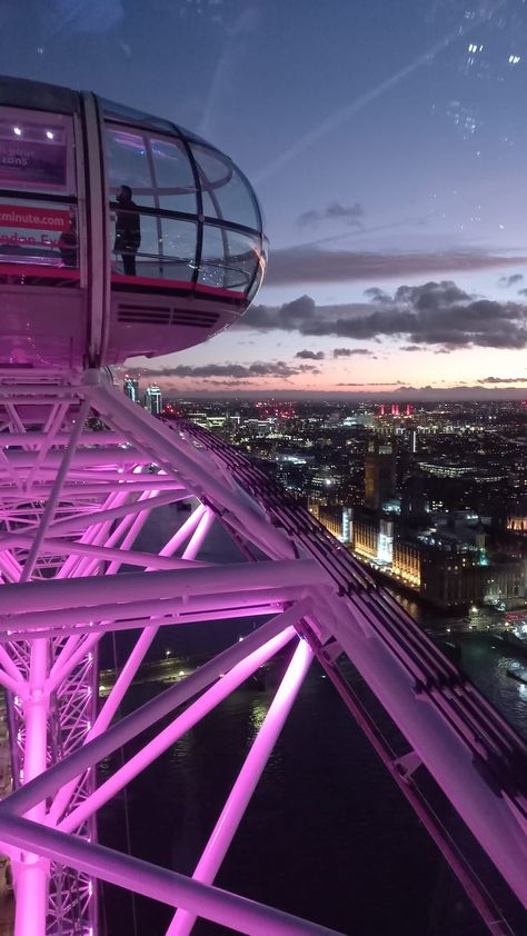 London Purple Aesthetic, London Eye Aesthetic Night, Night Aesthetic London, Street Wallpaper Aesthetic, London At Night Aesthetic, London Streets Aesthetic, London Eye Aesthetic, London Eye Night, London Night Aesthetic