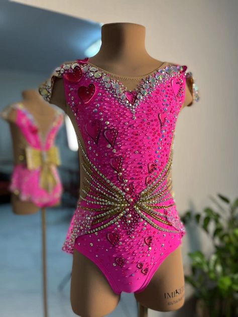 We welcome fully customized requests. Available in all colors. Be sure to message me before ordering. This piece is perfect for dance competition wear/ Rhythmic Gymnastics/Figure Skating. PLEASE NOTE  Custom lead time is 8-10 weeks. Please message your competition date or when you need it by, and order with ample time. RETURN POLICY No returns on custom costumes or deposits. We can only provide credits and alterations. ORDER TO MADE Please include: 1. Chest, waist, hips, and girth measurements 2 Pink Jazz Dance Costumes, Fancy Leotard, Pink Dance Costumes, Rhythmic Gymnastics Costumes, Pretty Dance Costumes, Gymnastics Costumes, Custom Dance Costumes, Dance Competition Costumes, Lyrical Costumes