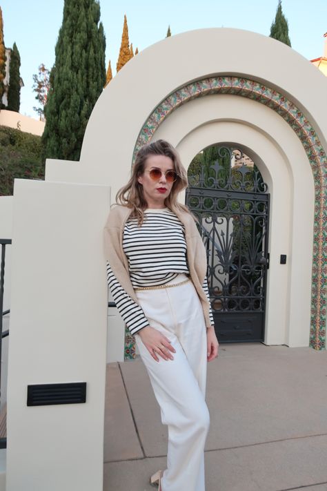 Casual outfit ideas classy chic stylish fashion fancy fashionable outfits elegant white pants striped top print Stripes Top Outfit, Striped Top Outfit, Casual Elegant Outfits, Stripes Top, Casual Outfit Ideas, Elegant Outfits, Top Outfit, White Pants, Elegant Outfit