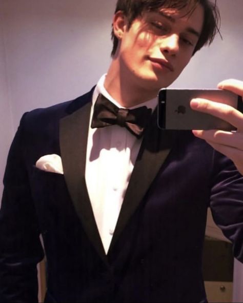 Nicholas Galitzine, Handsome Guys, Gentleman, London, On Instagram, Instagram