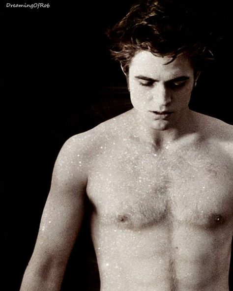 Edward Cullen Shirtless Twilight, Terence Stamp, Team Edward, Vampire Twilight, Robert Pattinson Twilight, Twilight Saga Series, Interesting Photography, King Robert, Robert Douglas