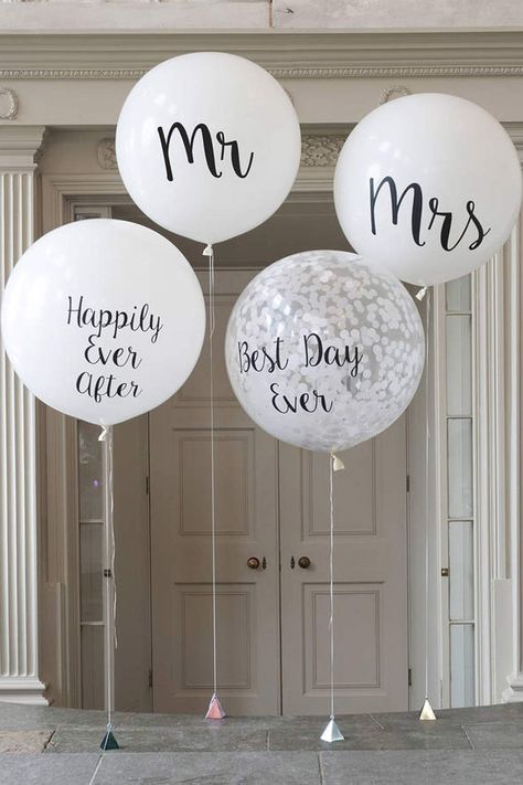 Mr And Mrs Balloons, Huge Balloons, Bubblegum Balloons, Wedding Balloon Decorations, Bridal Shower Photos, Big Balloons, Giant Balloons, White Balloons, Wedding Balloons