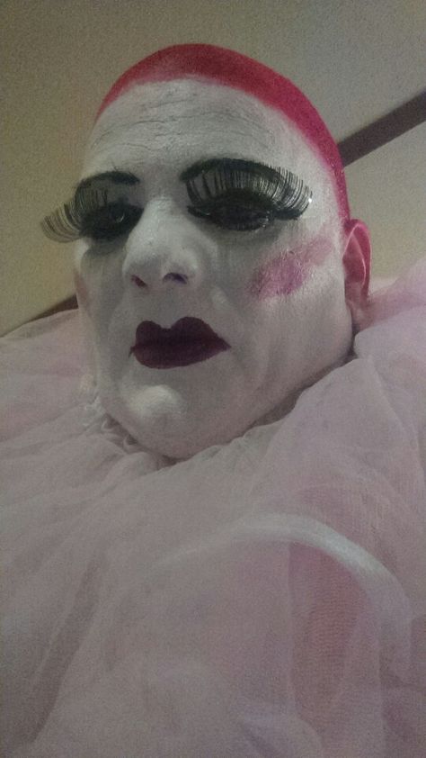 Clown Queen drag Bad Clown Makeup, Funny Clown Makeup, Drag Clown Makeup, Cursed Makeup, Clown Drag Makeup, Clown Oc Drawing, Cute Clown Makeup Aesthetic, Clown Laughing, Clown Makeup Aesthetic