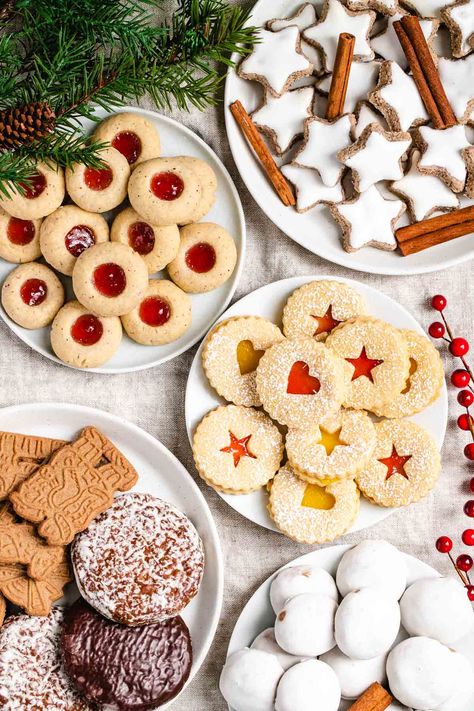 Germany is famous for its Christmas cookies! These popular, traditional cookie recipes have been handed down in our family for generations. Christmas Cookies Traditional, Christmas Stollen Recipe, Easy Gingerbread Cookie Recipe, Stollen Recipe, German Christmas Cookies, Traditional Christmas Cookies, German Cookies, Coconut Macaroons Recipe, Almond Shortbread Cookies