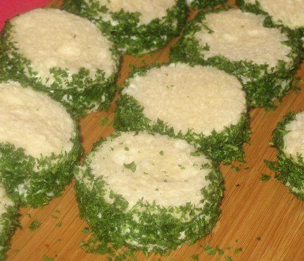 Onion Sandwich Recipe, James Beard Onion Sandwich, How To Make Onion Sandwiches, Appetizer Recipes, Sandwich Recipes Onion Sandwich Recipe, Underground Restaurant, Onion Sandwich, Homemade Bread Crumbs, Nyc Underground, Vegetable Appetizers, Tea Party Food, James Beard, Tea Sandwiches