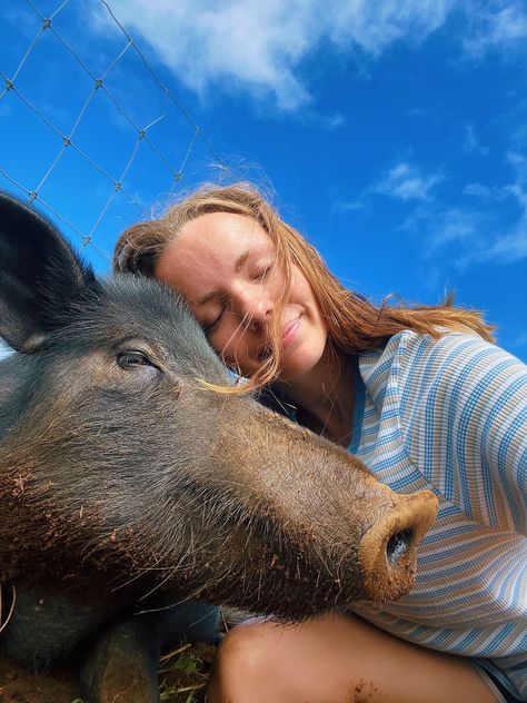 Animal Care Aesthetic, Animal Sanctuary Aesthetic, Animal Shelter Volunteer Aesthetic, Pig Sanctuary, Animal Sanctuary Ideas, Worker Aesthetic, Future Life Aesthetic, Animal Shelter Volunteer, Bestie Aesthetic