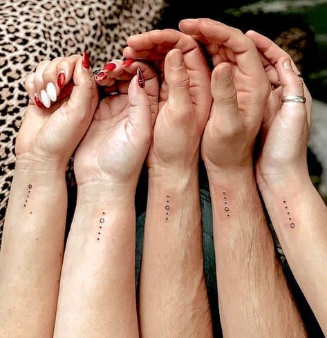 5 Friend Tattoos Matching, 5 Sibling Tattoo Ideas, Matching Tattoos For 5 Best Friends, Tattoo Ideas For 5 Siblings, Tattoo For 5 Siblings, 5 Friend Tattoos, Tattoo For Four Siblings, Sibling Dot Tattoos, Matching Tattoo With Brother