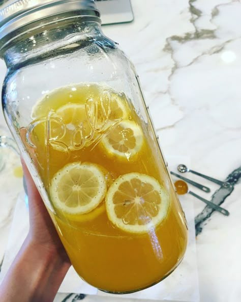 Anti-Inflammatory Turmeric Lemonade • total body nourishment | lauren venosta Turmeric Lemonade, Turmeric Drink, Anti Inflamatory, Inflammation Recipes, Turmeric Water, Anti Inflammation Recipes, Turmeric Tea, Healthy Teas, Inflammatory Diet