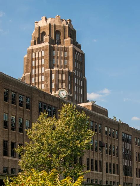 Buffalo's Incredible Historic Train Station - Architectural Afterlife Buffalo Central Terminal, New York Central Railroad, Traffic Congestion, Lake Shore, Falls Church, New York Central, Buffalo New York, Art Deco Architecture, Union Station