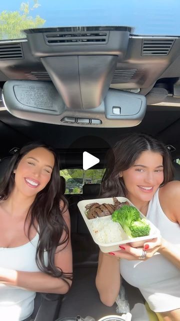 Kylie Jenner, Kylie Kardashian, Kylie Jenner Look, Kendall And Kylie Jenner, Kendall And Kylie, May 23, 2 On, On Instagram, Quick Saves