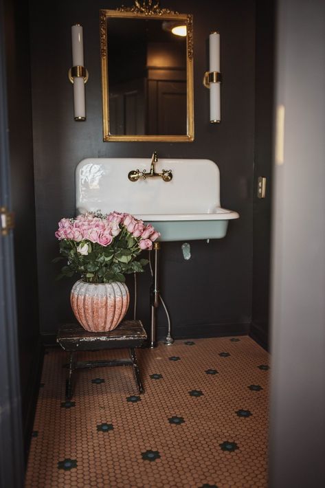 Antique Style High Back Farm Sink Cast Iron Porcelain Wall Sink, Aqua, 36" | This room is not finished nor is it perfect but it’s on it’s way. I have a few more pieces of art to hang, towel racks and more to go before I can say that it’s complete. This farmhouse cast iron sink was the most money I’ve ever spent on a single fixture but I think it is what the room needed to really come together. It’ a piece that will be in this house a long time. Antique Bathroom Ideas Farmhouse Style, Vintage Bathroom Sink Ideas, Vintage Cast Iron Sink, Antique Farmhouse Sink, Airbnb Inspiration, Wall Mount Sink Bathroom, Cast Iron Farmhouse Sink, Washing Veggies, Cast Iron Kitchen Sinks