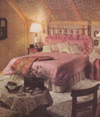 10 Reasons Why The 1980s Were The Ugliest Decade For Everything (PHOTOS) Shabby Chic Decorating, 80’s Bedroom, 1980s Bedroom, 80s Room Decor, 80s Bedroom Ideas, Retro Aprons, 1980s Decor, 80s Bedroom Aesthetic, 80s House