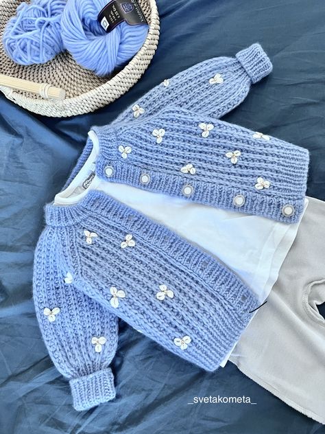 Crochet Baby Mittens, Crochet Cardigan Tutorial, Crochet Baby Sweater Pattern, Baby Cardigan Knitting Pattern Free, Crochet Baby Sweaters, Baby Cardigan Pattern, Crochet Baby Sweater, Baby Sweater Patterns, Crochet Baby Cardigan