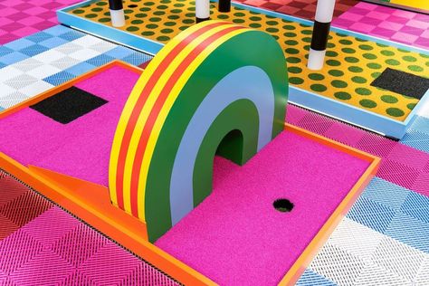 Craig & Karl: Mini Golf at Canary Wharf, London - Levine/Leavitt Canary Warf, Craig And Karl, Canary Wharf London, Mini Golf Course, Interactive Installation, Canary Wharf, Mini Golf, Public Art, Interactive Design