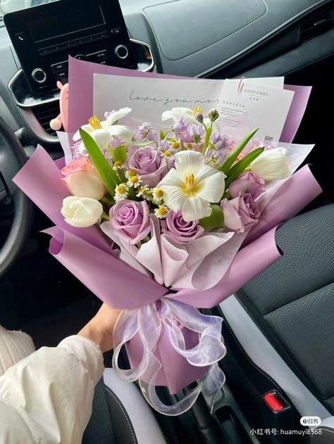 Lillies Flowers Bouquet Aesthetic, Bouquet Of Flowers Ideas, Cute Flower Bouquets, Flowers Bouquet Aesthetic, Daisy Fairy, Pretty Bouquets, Purple Flower Bouquet, Flower Boquet, Birthday Flowers Bouquet