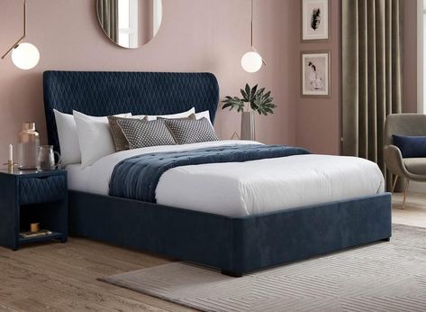 Bed With Blue Headboard, Navy And Pink Bedroom Master, Blue And Pink Bedroom For Adults, Blue Bed Decor, Bedroom Blue Bed, Navy Blue Headboard Bedroom Ideas, Blue Headboard Bedroom Ideas, Royal Blue Bed, Blue Headboard Bedroom