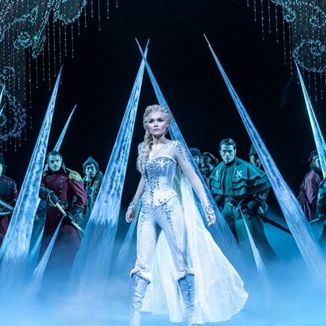 𝐒𝐚𝐦𝐚𝐧𝐭𝐡𝐚 𝐁𝐚𝐫𝐤𝐬 on Instagram: “I love my job @frozenlondon 💙❄️” Elsa Broadway, Frozen On Broadway, Frozen Fashion, Frozen Musical, Samantha Barks, Forever Winter, Elsa Cosplay, Broadway Costumes, Frozen Pictures