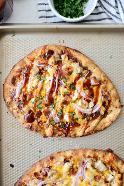 Naan Grilled Pizza, Supreme Flatbread Pizza, Flatbread Naan Pizza, Nann Bread Bbq Chicken Pizza, Naan Mini Pizza, Bbq Chicken Pizza Naan Bread, Naan Chicken Wrap, Bbq Chicken Pita Pizza, Stonefire Naan Recipes Pizza