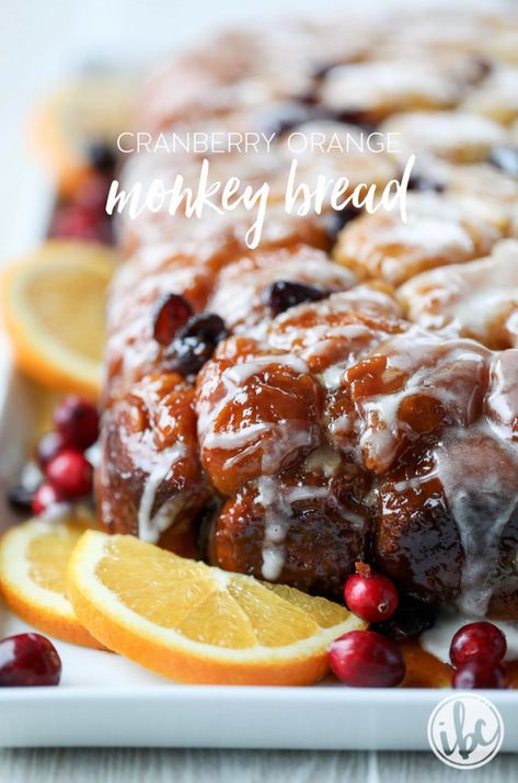 This Slow Cooker Cranberry Orange Monkey Bread is a winning fall dessert recipe made in the convenience of a Crock-Pot® Slow Cooker! #CrockPotFallFlavors #ad Orange Monkey Bread, Easy Christmas Desserts, Orange Monkey, Monkey Bread Recipe, New Year's Desserts, Family Brunch, Vegan Candies, Monkey Bread, Cranberry Orange