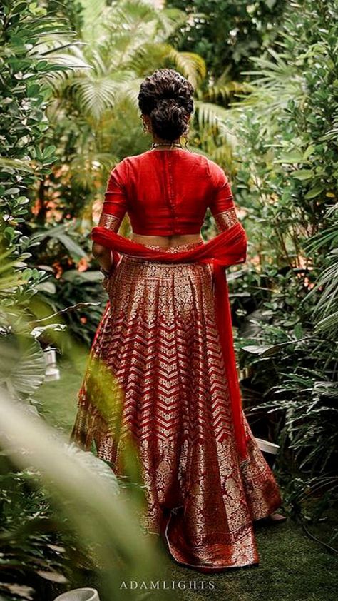 lehenga designs| bridal lehenga red| bridal lehenga| bridal lehenga collection| wedding lehengas bridal| wedding lehenga| banarasi lehenga| banarasi lehenga blouse design|bridal banarasi lehenga| wedding banarasi lehenga lehenga blouse designs Bandhej Bridal Lehenga, Banarasi Red Lehenga, Banarasi Half Saree Lehenga, Banaras Lehenga Designs, Banarasi Lehenga Sabyasachi, Banarasi Lehenga Dupatta Draping Style, Banarasi Blouse Designs Latest, Banarasi Lehenga Blouse Design, Red Banarasi Lehenga