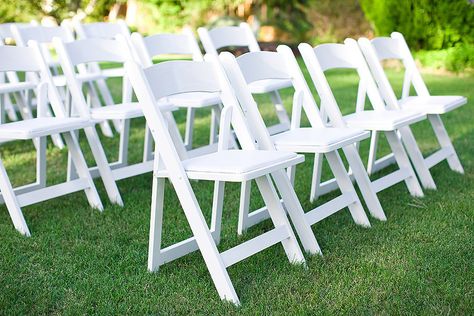 Kursi Outdoor, White Folding Chairs, Folding Garden Chairs, Wooden Folding Chairs, Wood Folding Chair, Foldable Chairs, Weddings By Color, Folding Chairs, White Chair