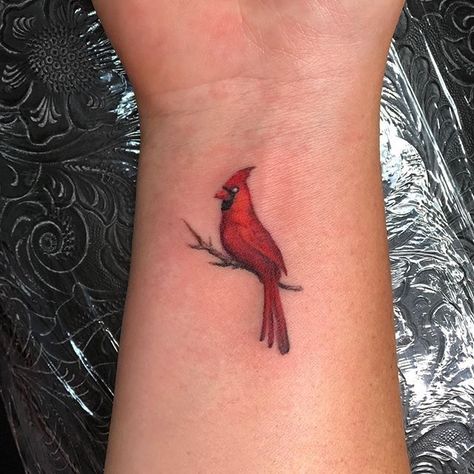 Cardnial Tattoo, Red Cardinal Tattoos, Small Cardinal Tattoo, Sister Tats, Memorial Tattoo Ideas, Red Bird Tattoos, Cardinal Tattoo, Cardinal Tattoos, Bird Tattoos For Women