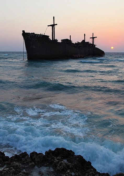 Kish Island Video, Kish Iran, Kish Island, Iran Tourism, Dubai Video, Best Instagram Feeds, Island Wallpaper, Instagram Feeds, Cartoon Wallpaper Iphone