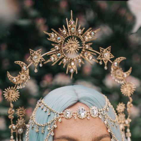 Headdress Art, Crown Drawing, Crown Aesthetic, Goddess Outfit, Goddess Crown, Bridal Halo, Headpiece Diy, Goddess Costume, Halo Headband