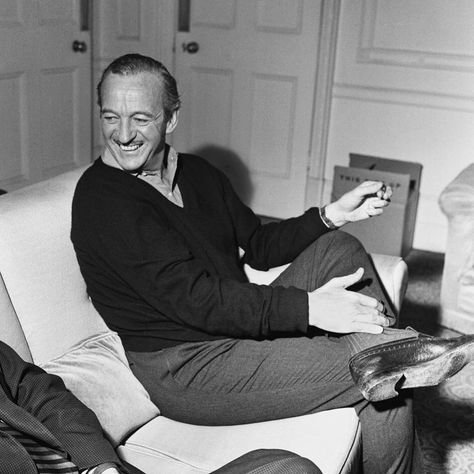 Golden Slumbers, David Niven, London Hotel, Around The World In 80 Days, Black And White Stars, Hotel Suite, London Hotels, Retro Men, Take It Easy