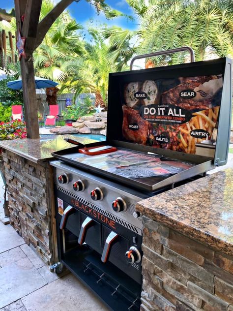 Rustic Outdoor Kitchens, Outdoor Grill Station, Modern Outdoor Kitchen, Outdoor Kitchen Plans, Build Outdoor Kitchen, Outdoor Bbq Kitchen, Backyard Grilling, Backyard Kitchen, Outdoor Kitchen Design Layout