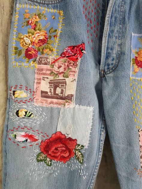 Patchwork, Upcycling, Jean Applique Ideas, Diy Patches On Jeans, Patch Work Pants, Patchwork Clothes Diy, Diy Patchwork Jeans, Jeans Applique, Patch Work Jeans