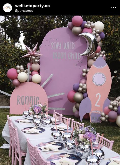 Two The Moon Table Decor, Two The Moon Birthday Centerpieces, Two The Moon Centerpiece Ideas, Pastel Space Party, 2 The Moon Birthday Party, Luna Birthday Party, Girl Space Birthday Party, Two The Moon Birthday Party Girl, Moon Birthday Party