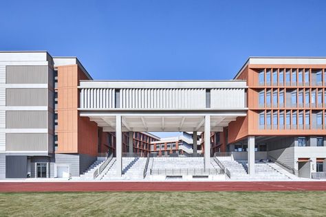 Gallery of The Second Affiliated School of New Jiangwan of Fudan University / TJAD - 3 University Architecture, School Building Plans, Fasad Design, School Building Design, College Architecture, Campus Design, Plans Architecture, School Interior, School Campus