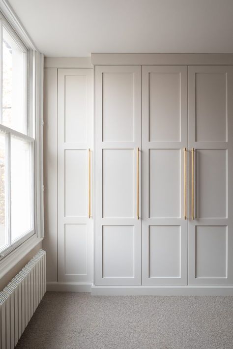 Bespoke Shaker Style Wardrobes | John Lewis of Hungerford Small Built In Wardrobe Ideas, Shaker Style Bedroom, Cabin Wardrobe, Shaker Wardrobe Doors, Shaker Bedroom, Small Bedroom Wardrobe, Bedroom Clutter, Fitted Wardrobes Bedroom, Small Dressing Rooms