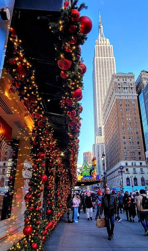 New York Noel, Christmas In Nyc, Nyc In December, Christmas Nyc, New York City Christmas, New York Wallpaper, Christmas Destinations, Christmas Dreaming, Nyc Christmas