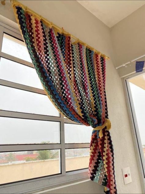 Crochet Curtain Pattern, Design Villa, Crochet Curtains, Crochet Home Decor, Village House, Fun Crochet Projects, Curtain Patterns, Diy Crochet Projects, Curtain Designs