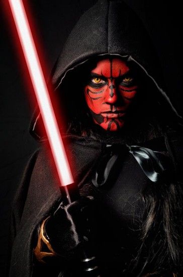 Femme Darth Maul by The Mary Sue - Dmnt, I love this! Sith Makeup, Darth Maul Costume, Sith Costume, Female Sith, Dark Maul, Star Wars Sith, Jedi Sith, Cosplay Inspiration, Dark Vador