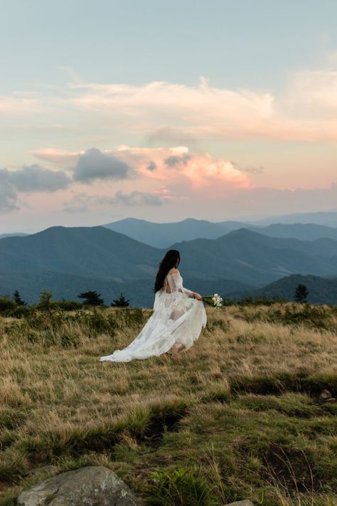 Mountain Bridals, Small Wedding Photography, Roan Mountain, Boho Mountain, Colorado Mountain Elopement, Mountain Engagement Photos, Intimate Wedding Photography, Mountain Adventure, Bridal Pictures