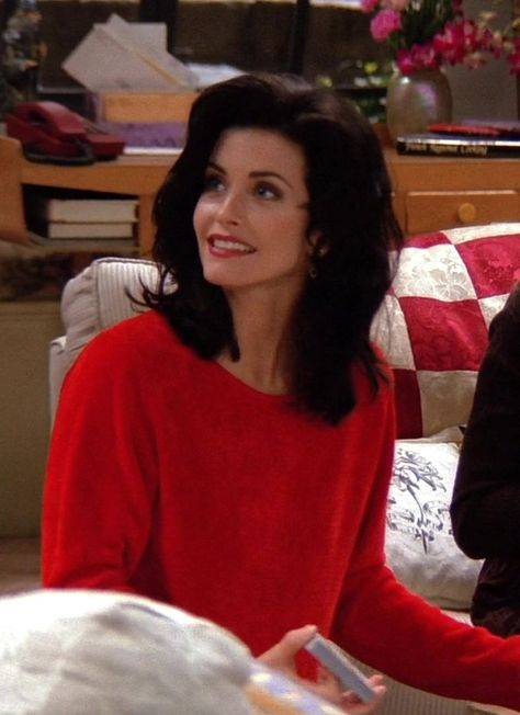 Friends Monica Monica Geller Hairstyles, Courtney Cox Hair, Monica Hairstyles, Monica Friends, Monica Gellar, Camila Morrone, Monica Geller, 90s Hairstyles, Rachel Mcadams