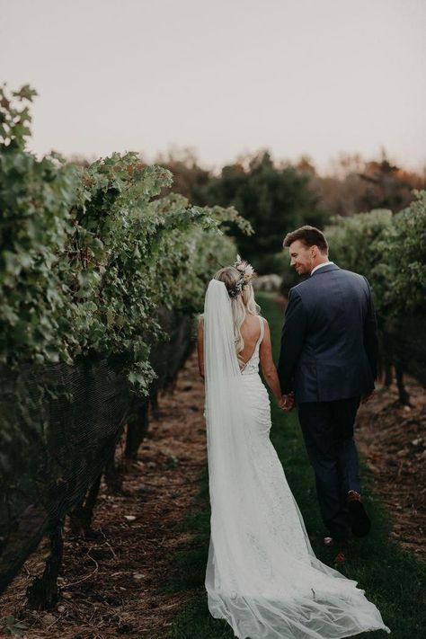 Wedding Photography Checklist, The Vineyard, Candid Wedding Photography, Documentary Wedding Photography, Winery Wedding, Wedding Photography Poses, Photo Couple, Winery Weddings, Wedding Photo Inspiration