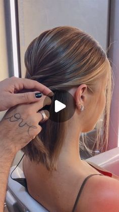 Chignon Updo Short Hair, Small Hair Hairstyles, Up Do For Short Hair Easy, Short Hair Low Bun, Short Hair Updo For Wedding, Short Hair Wedding Guest Styles, Hair Do Simple, Up Do For Short Hair, Ponytail Hairstyles Short Hair