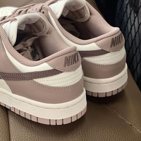 Diffused taupe dunks Follow us for more ! 👟 Credit🎥 : (all rights reserved to original owner) _____________________________________________ .⁣ .⁣ .⁣ . #nikedunk #nikeuk #sneakers #airjordan #londonfashion #sneakersforsale Shoe List, Womens Nike Shoes, Cute Womens, Tenis Nike, Shoe Inspo, Womens Nike, Nike Shoes Women, Nike Jordan, Nike Dunks