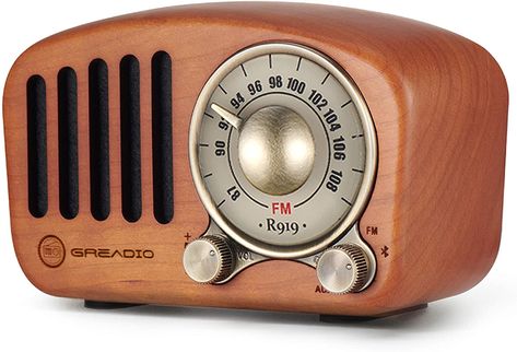 Retro Speakers, Best Portable Bluetooth Speaker, Natural Cherry Wood, Emergency Radio, Retro Radios, Radio Vintage, Retro Wallpaper Iphone, Retro Radio, Old Radios