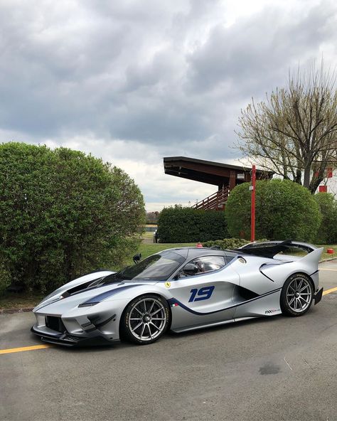 Satin silver FXXK Evo 🤤🔥 #Ferrari #FXXK #Evo #HorsepowerHunters #Fiorano Ferrari Fxxk Evo, Ferrari Fxxk, Ferrari F80, Lamborghini Logo, Ferrari Fxx, Cj Jeep, Mobil Drift, New Ferrari, Top Luxury Cars