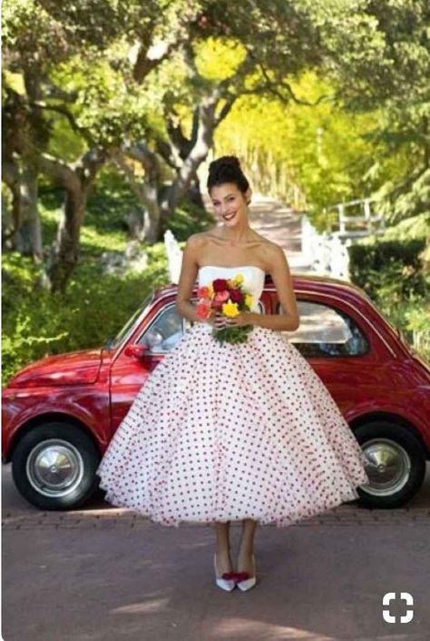 Stile Pin Up, Polka Dot Wedding Dress, Wedding Dresses 50s, 50s Wedding, Rockabilly Wedding, 2016 Wedding Dresses, Retro Wedding, Rockabilly Fashion, Look Vintage