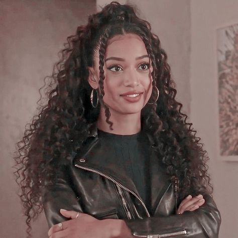 Olivia Baker Aesthetic, Young Black Actresses, Gigi Grant, Samantha Logan, Olivia Baker, Chandler Kinney, American Hairstyles, Black Actresses, Black Curly