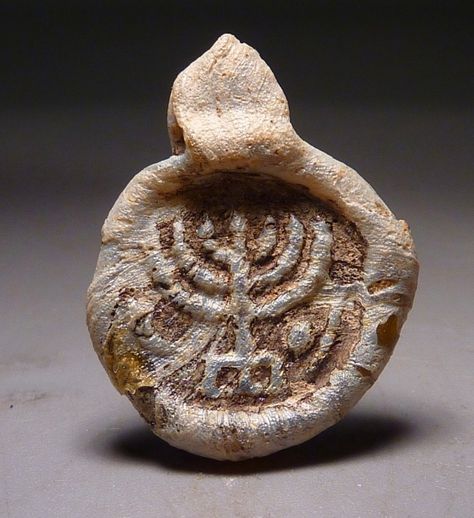 Jewish Menorah glass amulet.      4th - 7th century AD.                                                                                                                                                                                 More Jewish Symbols, Ancient Hebrew, Jewish Culture, Jewish History, Ancient Egyptian Art, Biblical Art, Jewish Art, Ancient Jewelry, Ancient Aliens